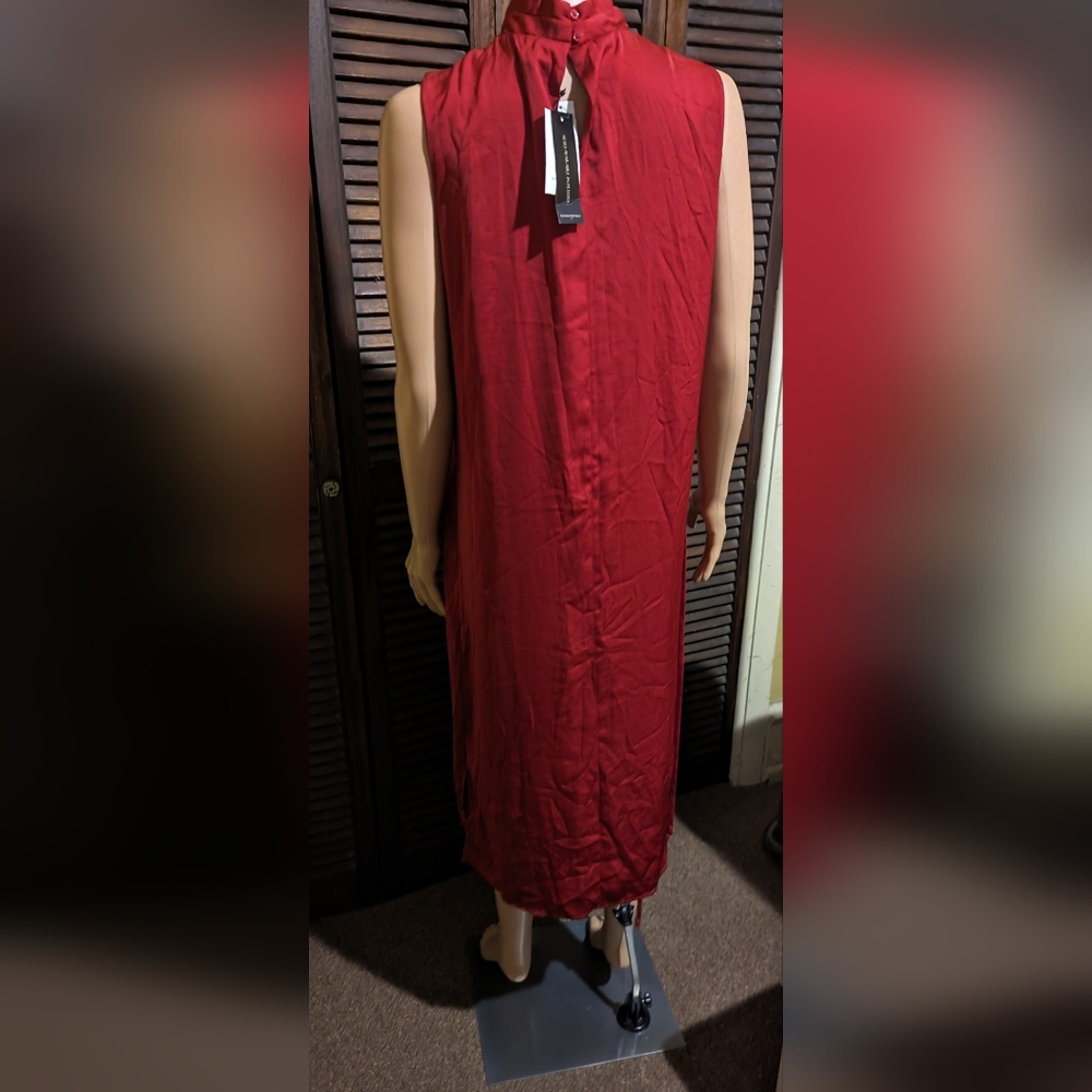 Dress - Picture 3 of 4